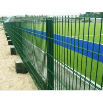 Clôture double fil en PVC pour stade et jardin